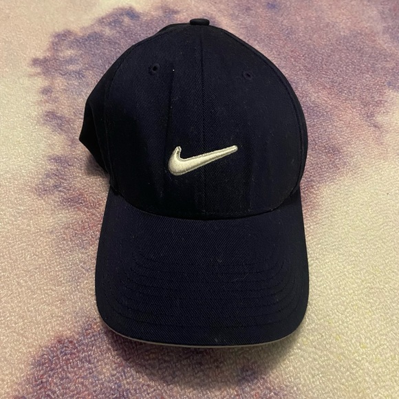 SOLD Retro Nike Unisex 1 Size Navy Baseball Cap - Picture 1 of 4